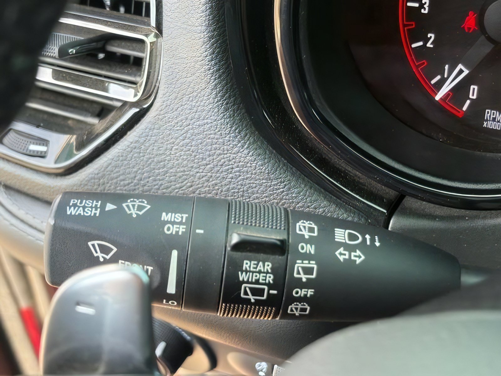 Used 2022 Dodge Durango GT w/ Blacktop Package RWD image 16