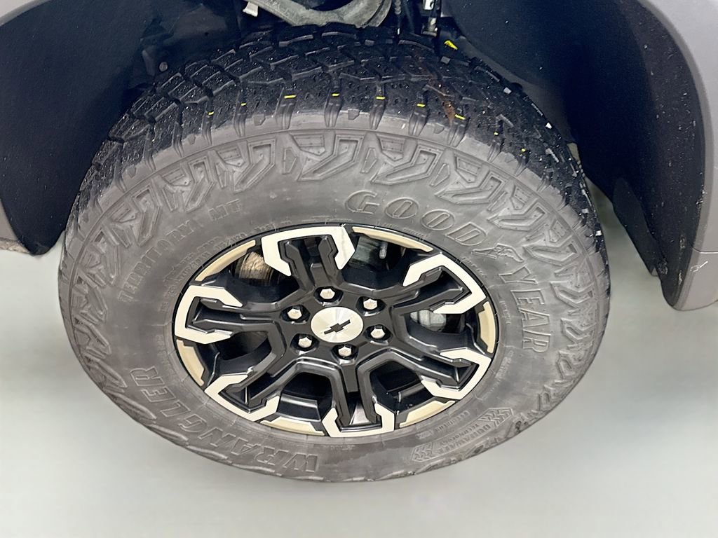 Used 2022 Chevrolet Silverado 1500 ZR2 w/ Technology Package AWD/4WD image 36