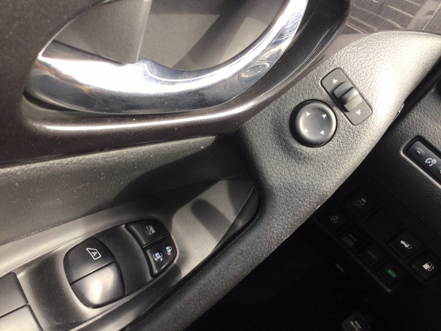 Used 2018 Nissan Rogue SV w/ Premium Package AWD/4WD image 31