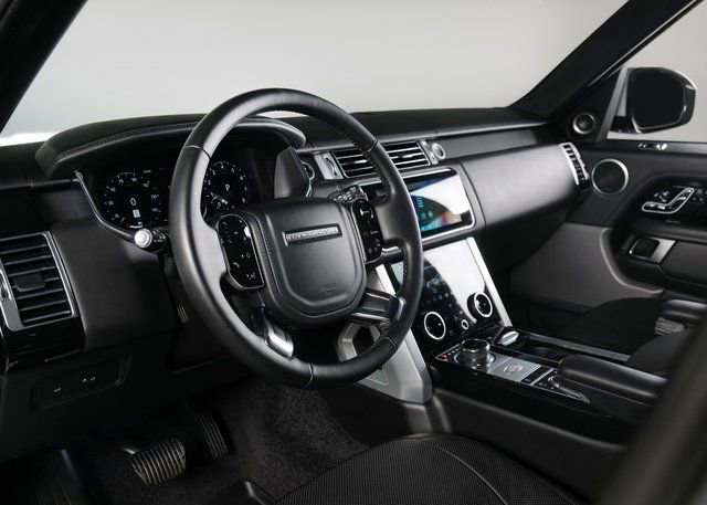 Used 2020 Land Rover Range Rover HSE image 17