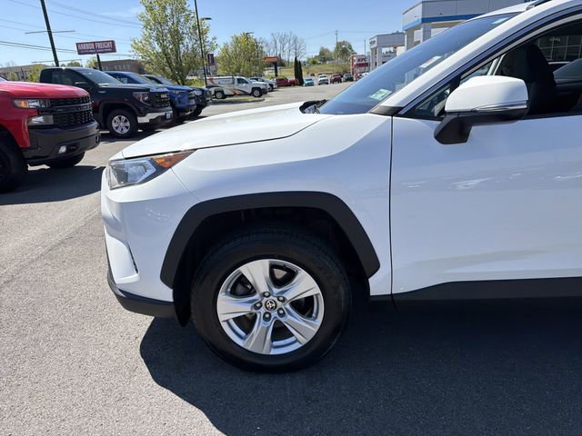 Used 2021 Toyota RAV4 XLE AWD/4WD image 11