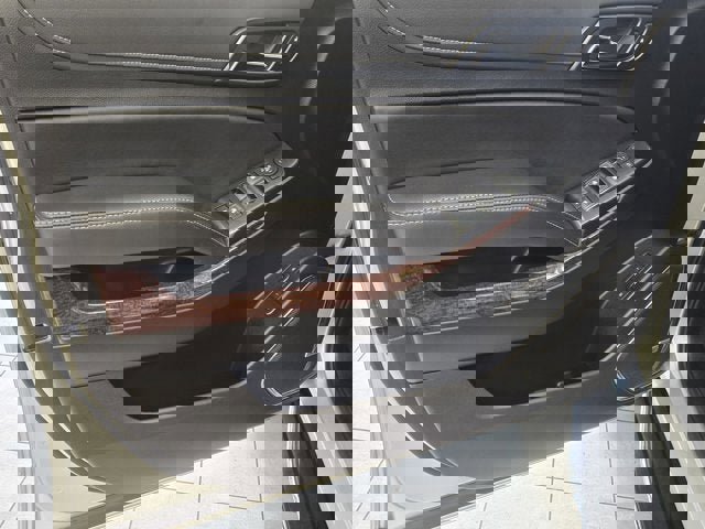 Used 2019 GMC Yukon XL SLT image 18