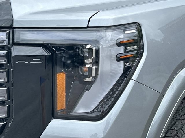 Used 2026 GMC Sierra 2500 Denali Ultimate w/ LPO, Black Badging Package AWD/4WD image 9