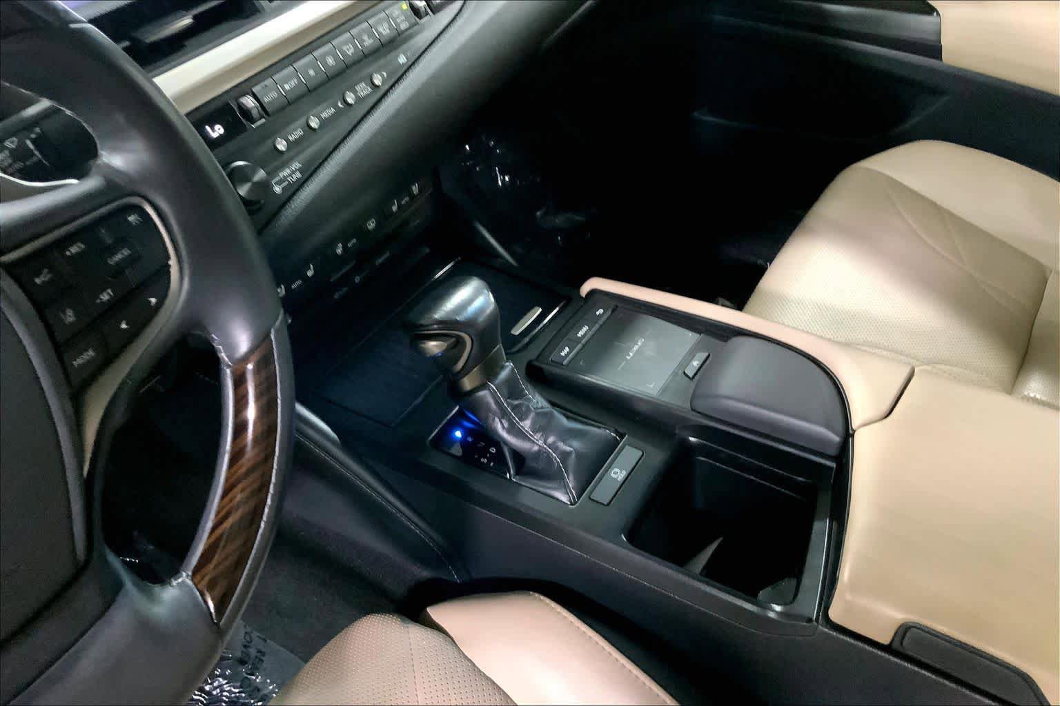Used 2019 Lexus ES 350 w/ Accessory Package image 15