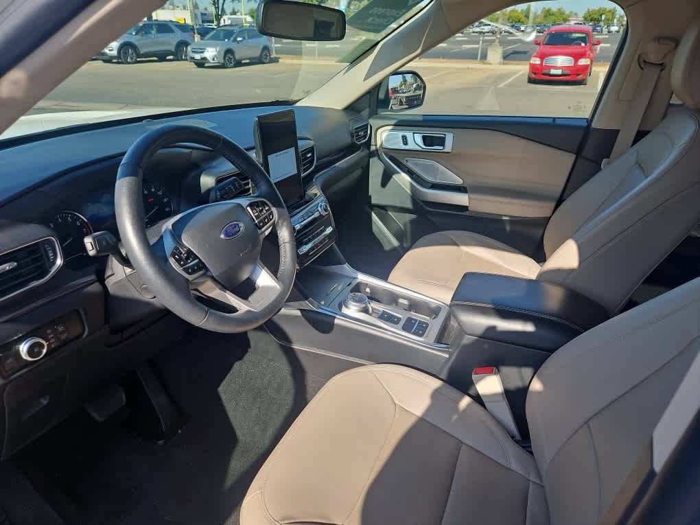 Used 2023 Ford Explorer Limited w/ Limited Technology Package RWD image 15