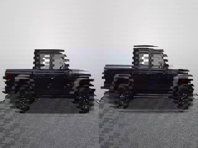 Used 2024 Jeep Gladiator Sport image 4