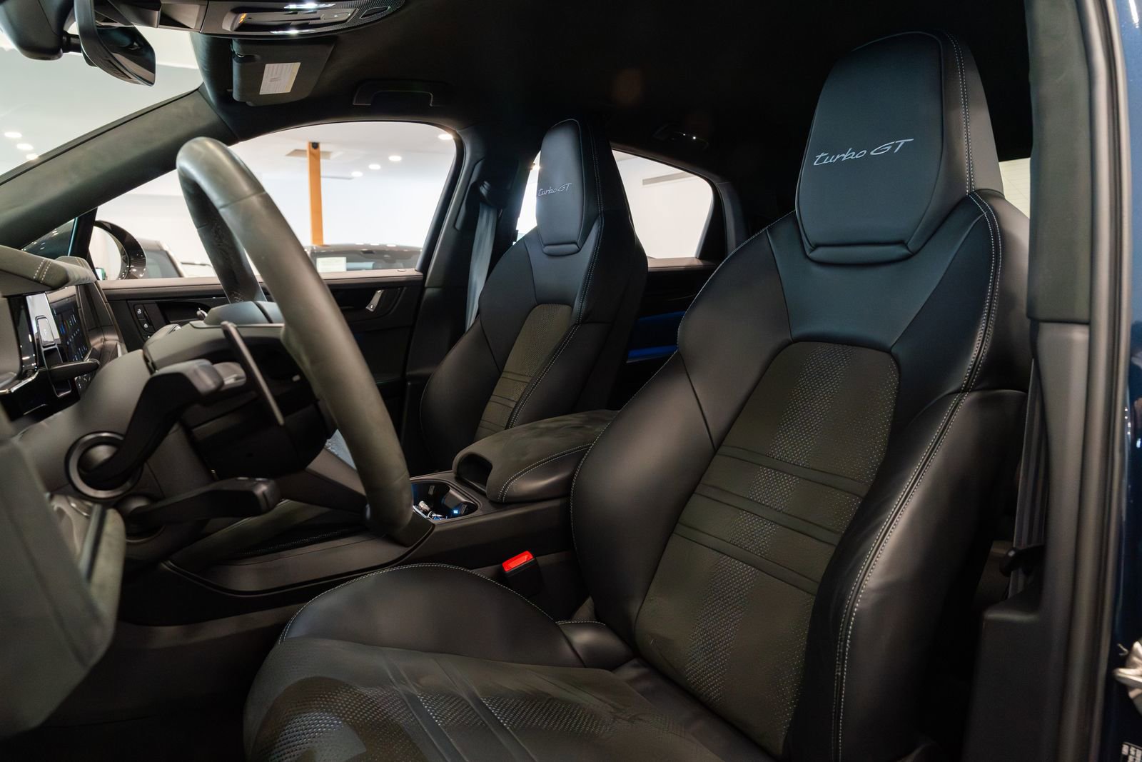 Used 2024 Porsche Cayenne Turbo GT image 19