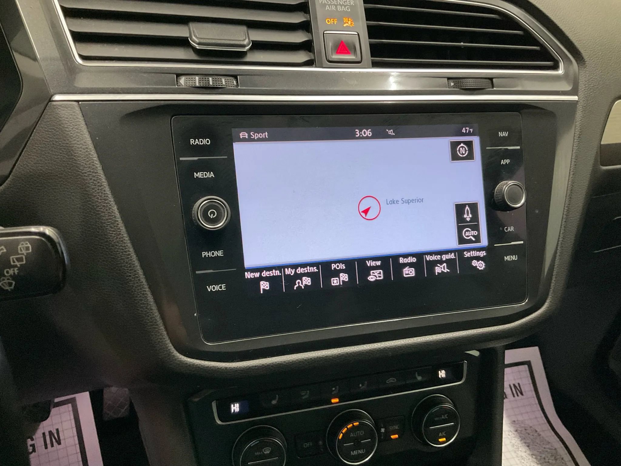 Used 2018 Volkswagen Tiguan SEL AWD/4WD image 12
