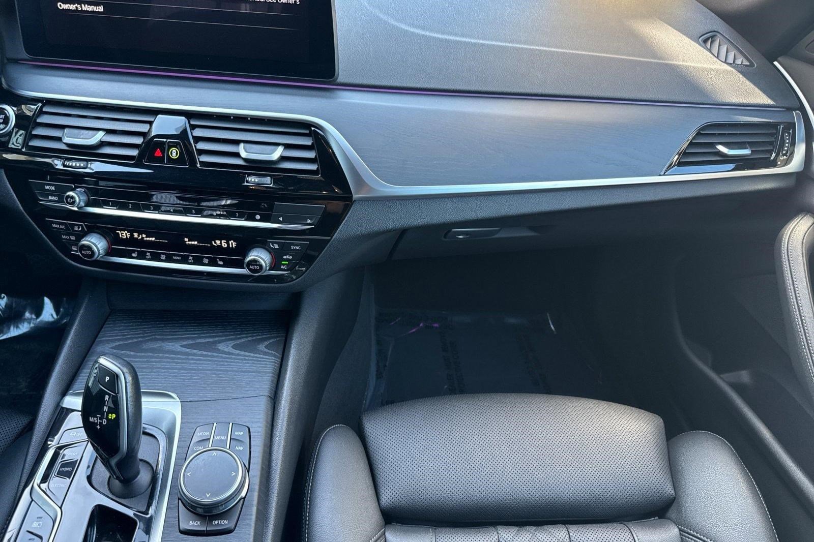 Used 2023 BMW 530e w/ Convenience Package image 29