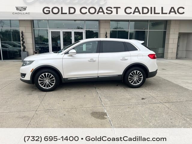 Used 2018 Lincoln MKX Select w/ Select Plus Package AWD/4WD image 2