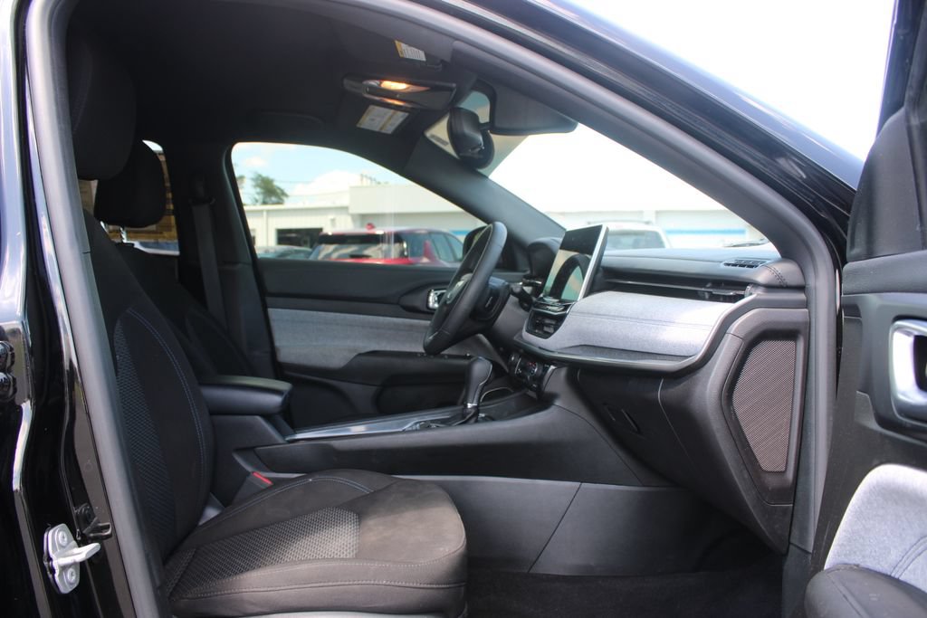 Used 2024 Jeep Compass Sport AWD/4WD image 28