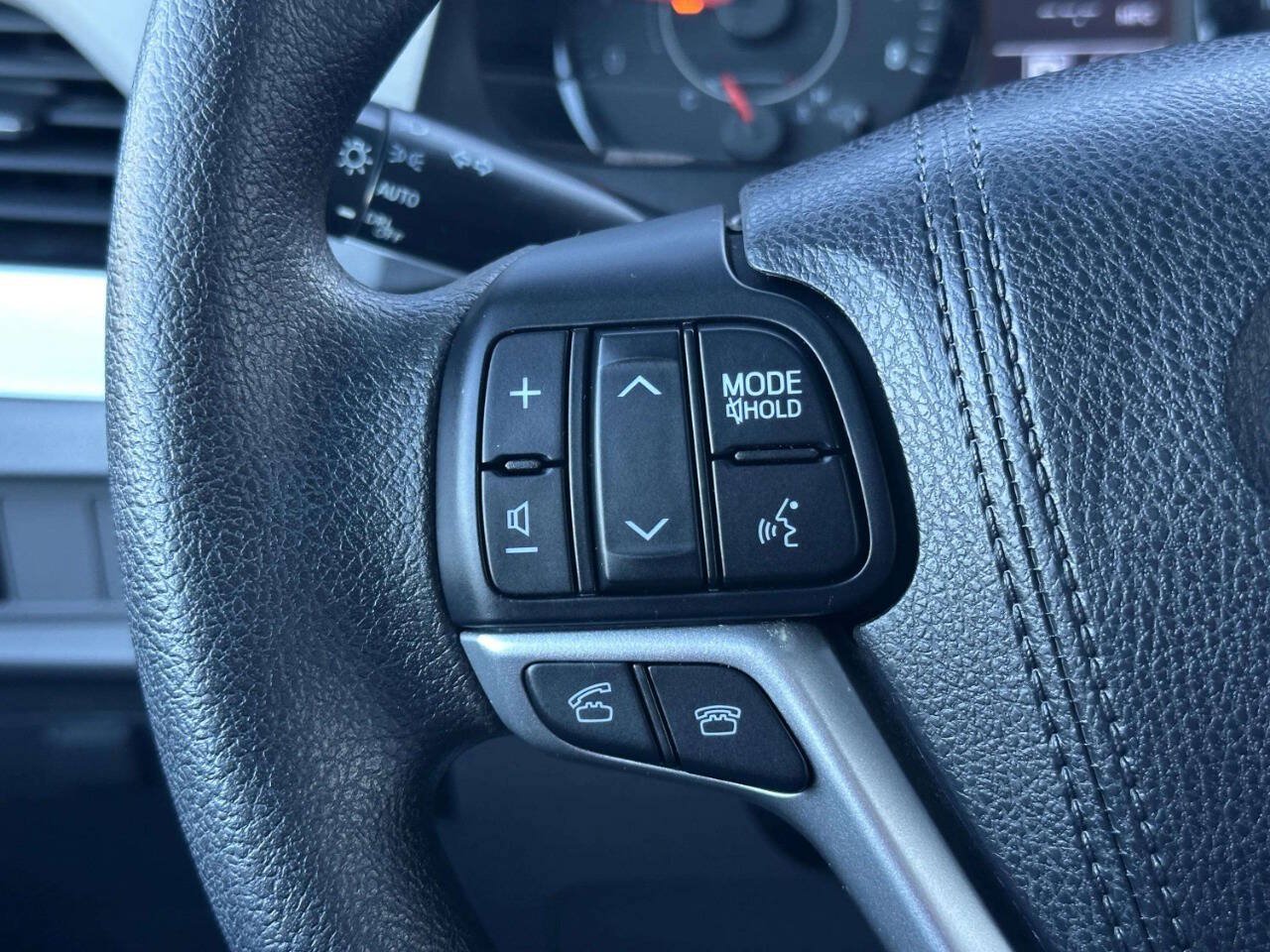 Used 2017 Toyota Sienna LE AWD/4WD image 26