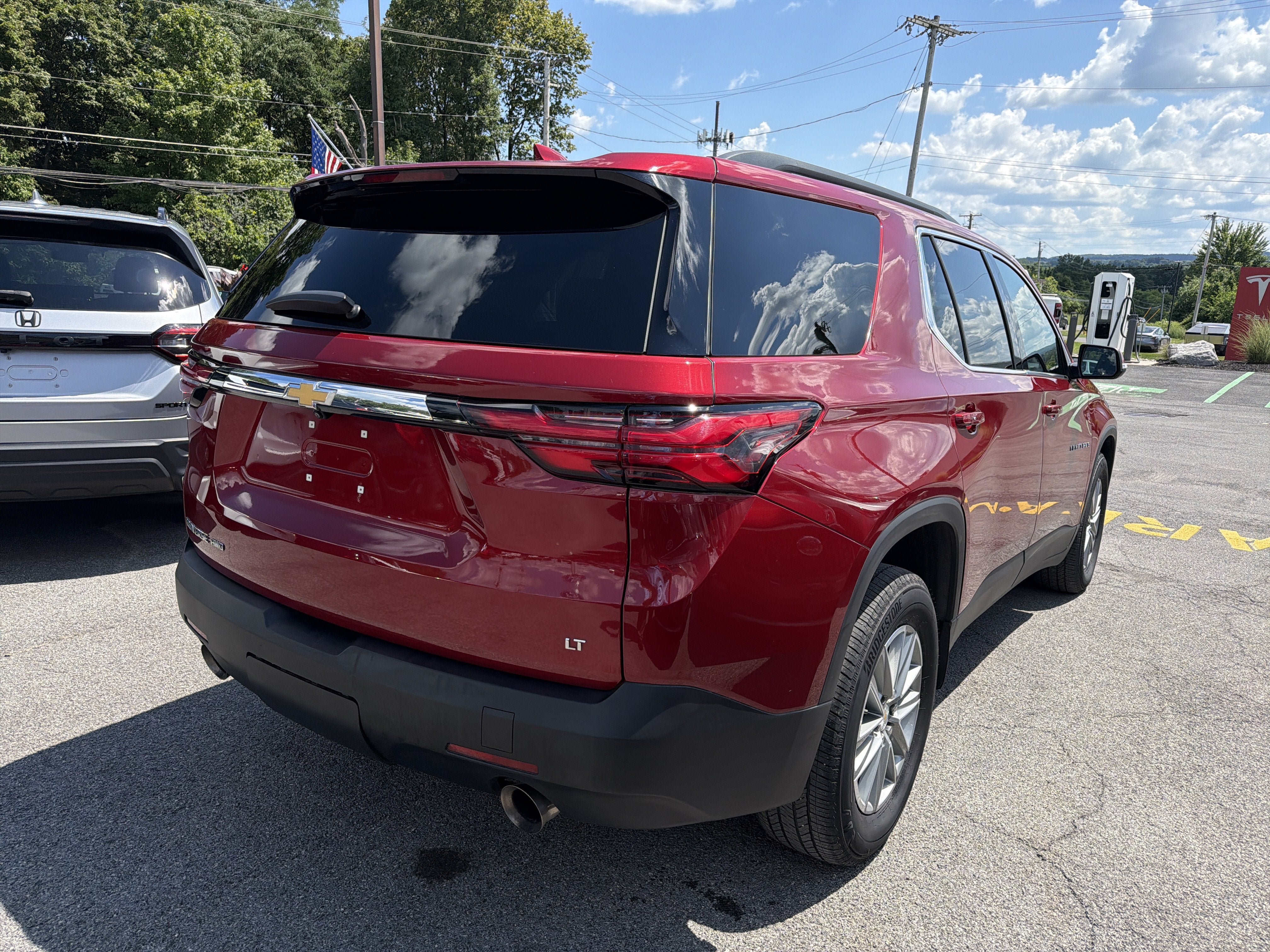 Used 2023 Chevrolet Traverse LT AWD/4WD image 7