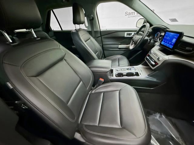 Used 2022 Ford Explorer XLT w/ Equipment Group 202A image 28