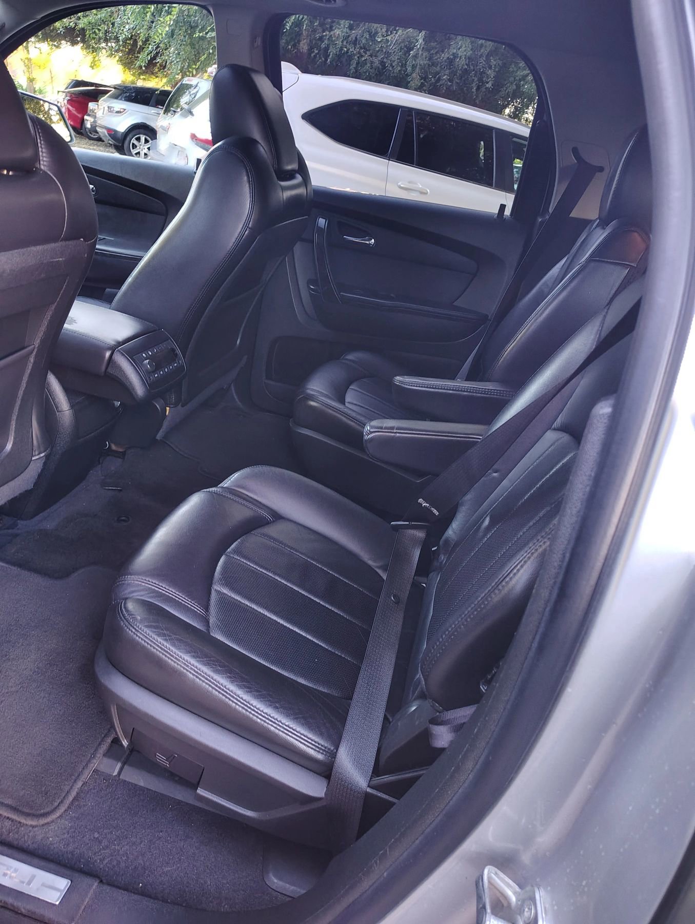 Used 2012 GMC Acadia Denali image 12