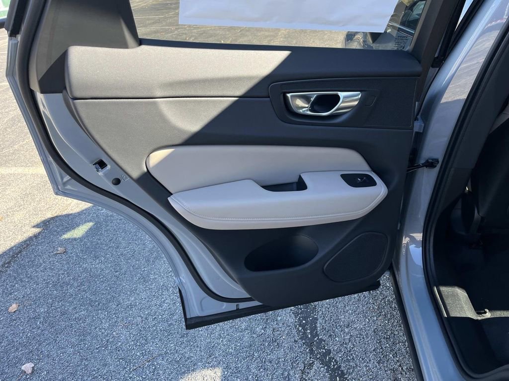New 2026 Volvo XC60 B5 Plus w/ Climate Package image 18
