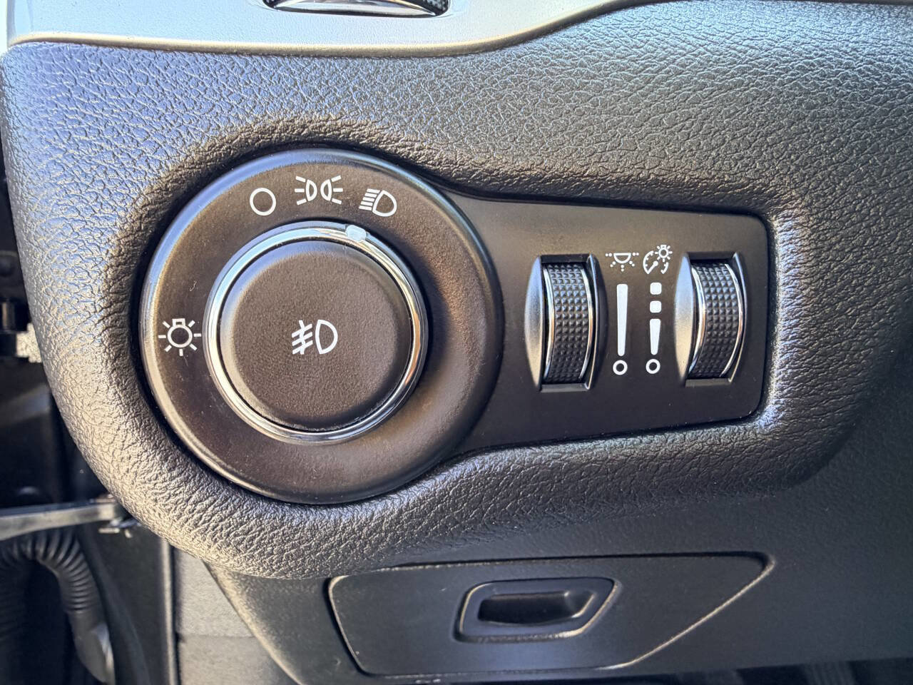 Used 2014 Jeep Cherokee Trailhawk w/ Leather Interior Group image 53