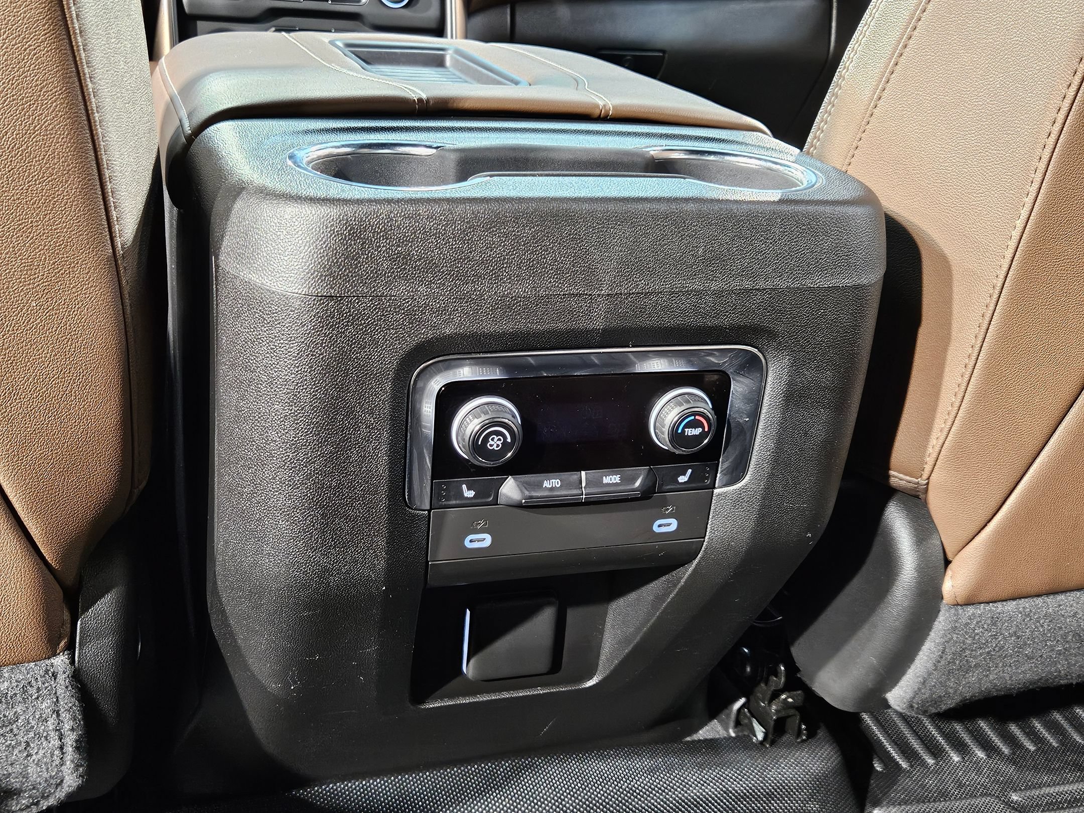 Used 2024 Chevrolet Tahoe High Country AWD/4WD image 37