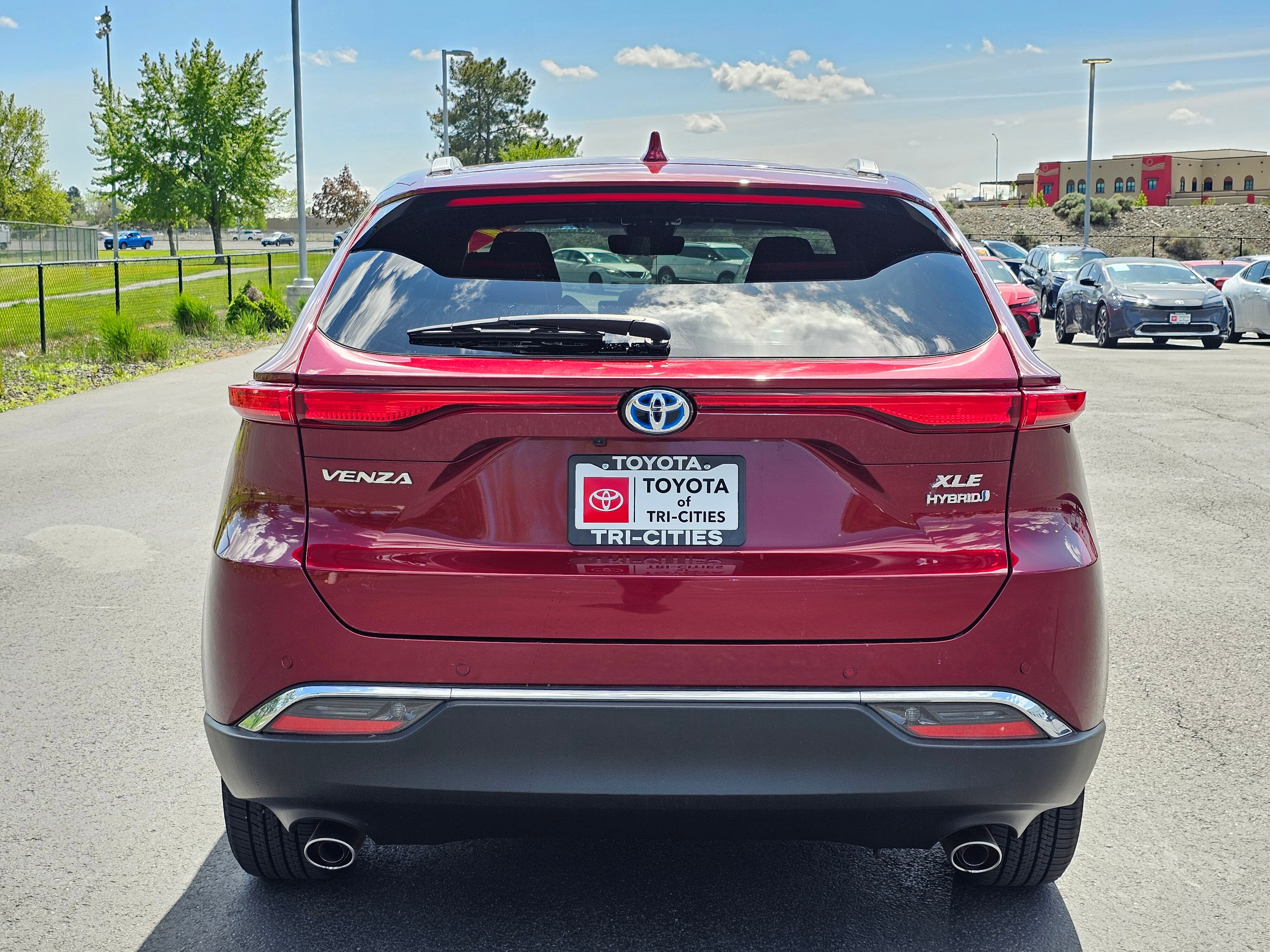Used 2021 Toyota Venza XLE w/ Softex Package AWD/4WD image 4