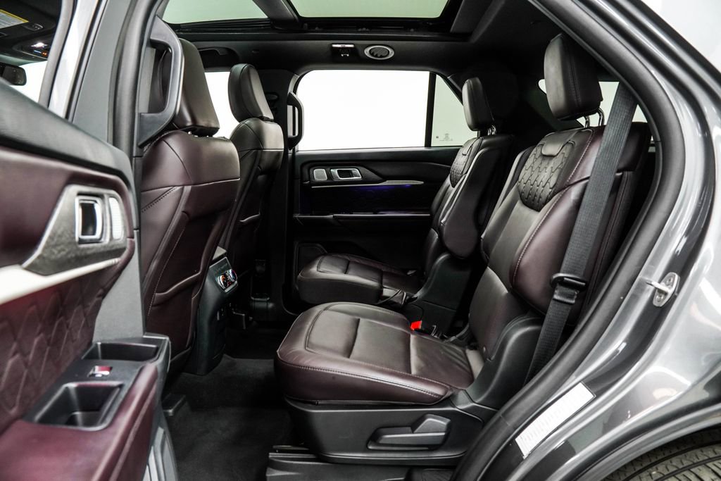 Used 2025 Ford Explorer Platinum w/ LUX Leather Package AWD/4WD image 18