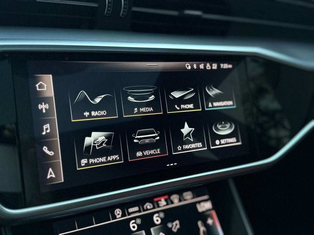 Used 2021 Audi S7 Prestige w/ Prestige Package image 31