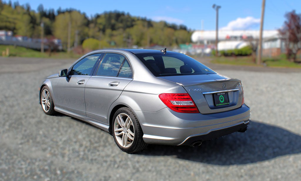 Used 2012 Mercedes-Benz C 300 4MATIC Sedan image 5