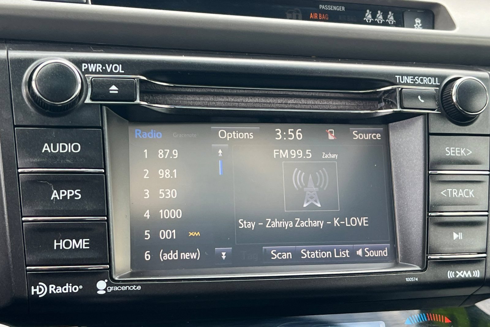 Used 2018 Toyota RAV4 XLE AWD/4WD image 15