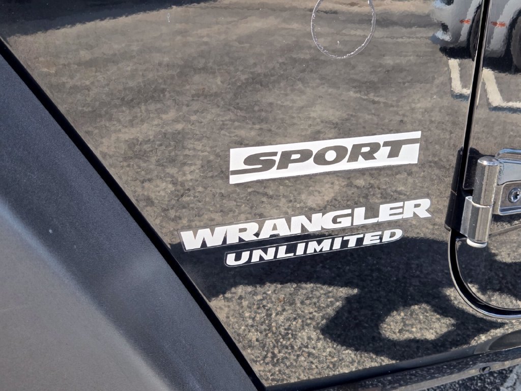 Used 2015 Jeep Wrangler Unlimited Sport w/ Quick Order Package 24S AWD/4WD image 11