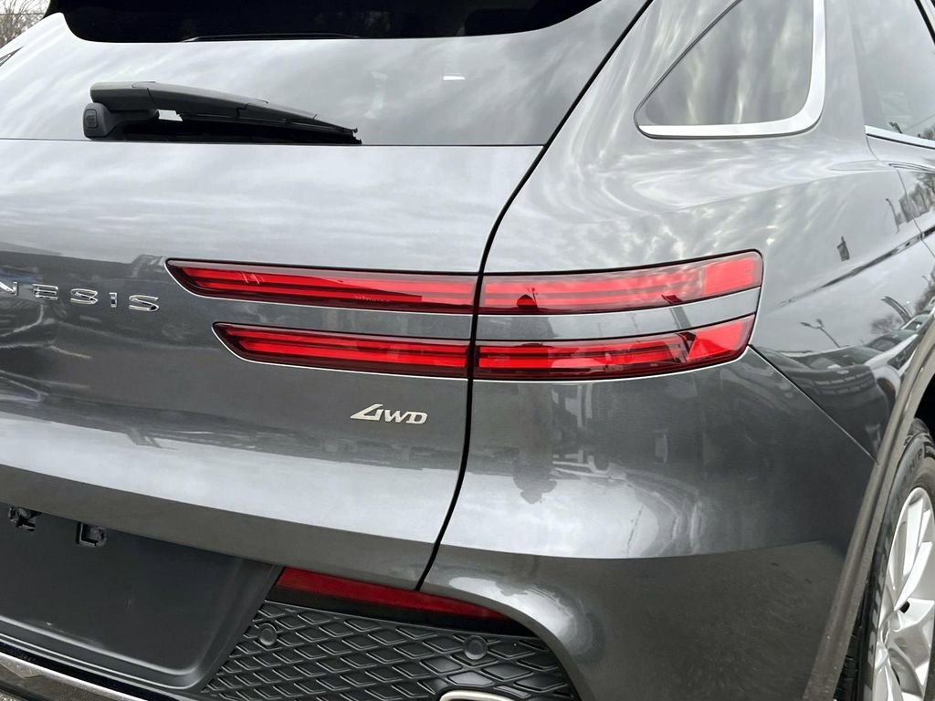 Certified 2022 Genesis GV70 2.5T w/ Cargo Package image 7
