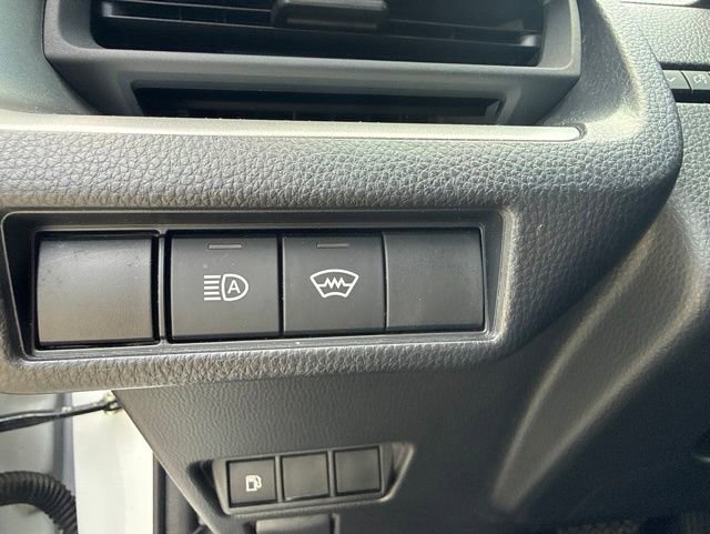 Used 2025 Toyota Prius LE FWD image 21