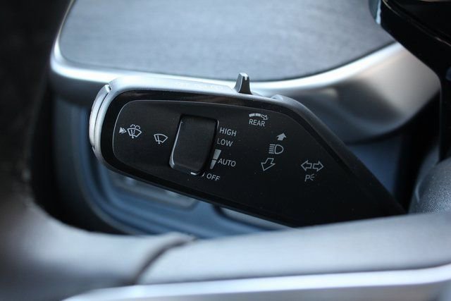 New 2025 Volkswagen ID. Buzz Pro S image 9