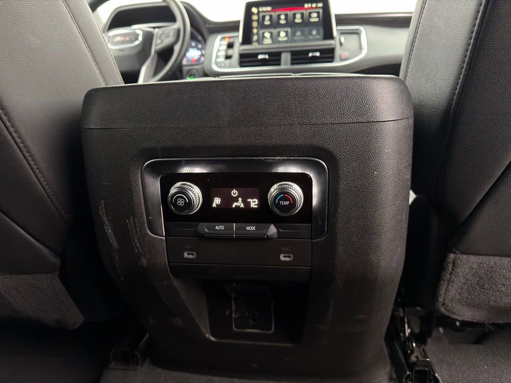 Used 2024 GMC Yukon SLT image 30