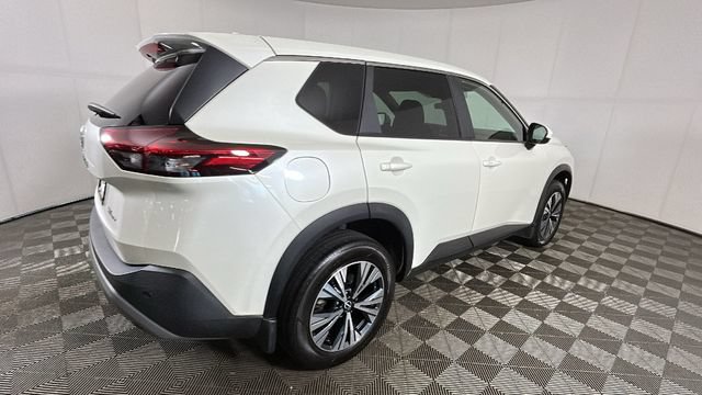 Used 2023 Nissan Rogue SV AWD/4WD image 2