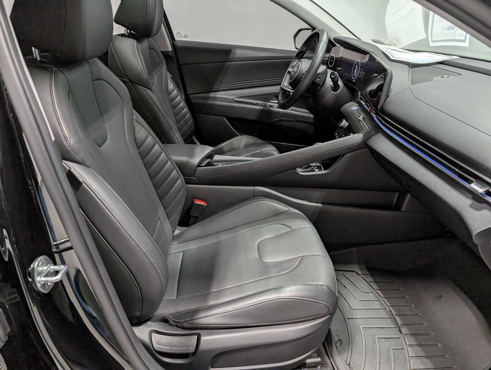 Used 2023 Hyundai Elantra Limited w/ Cargo Package image 40