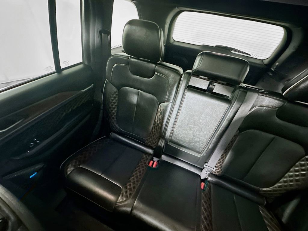 Used 2023 Jeep Grand Cherokee Summit image 12