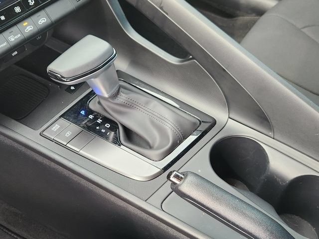 Used 2026 Hyundai Elantra Sport FWD image 17