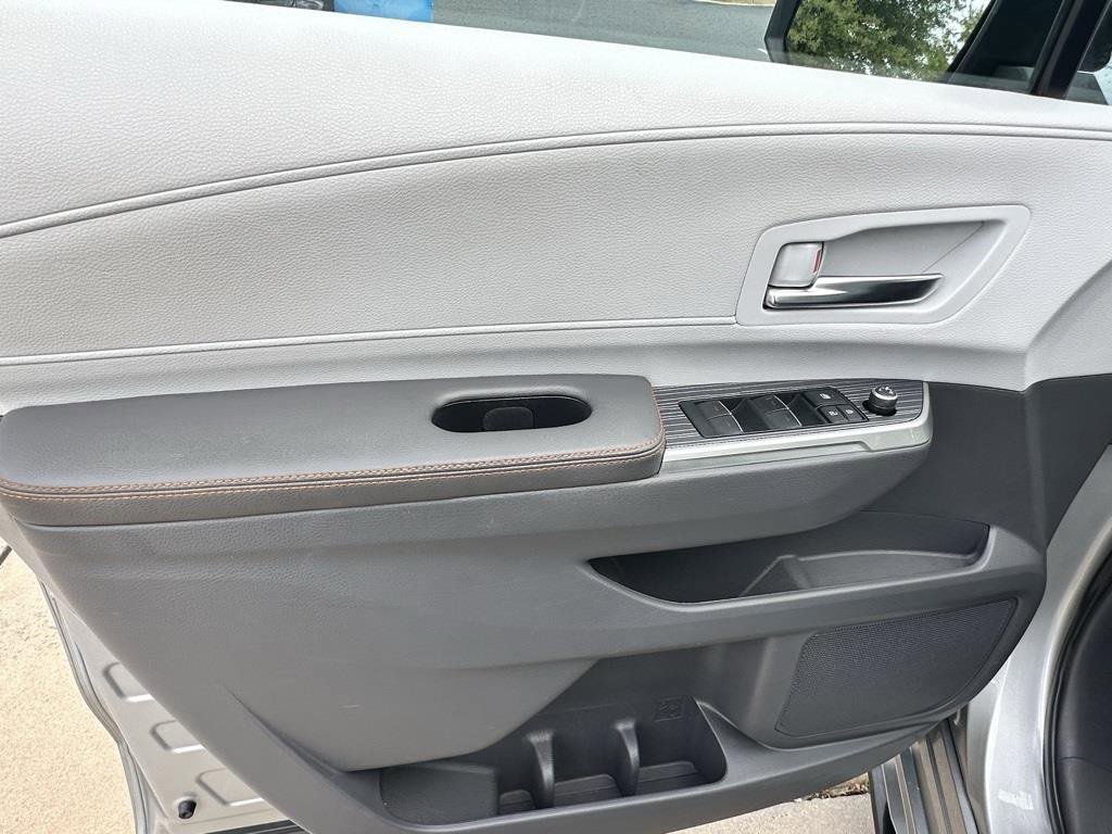 Used 2021 Toyota Sienna XSE image 21