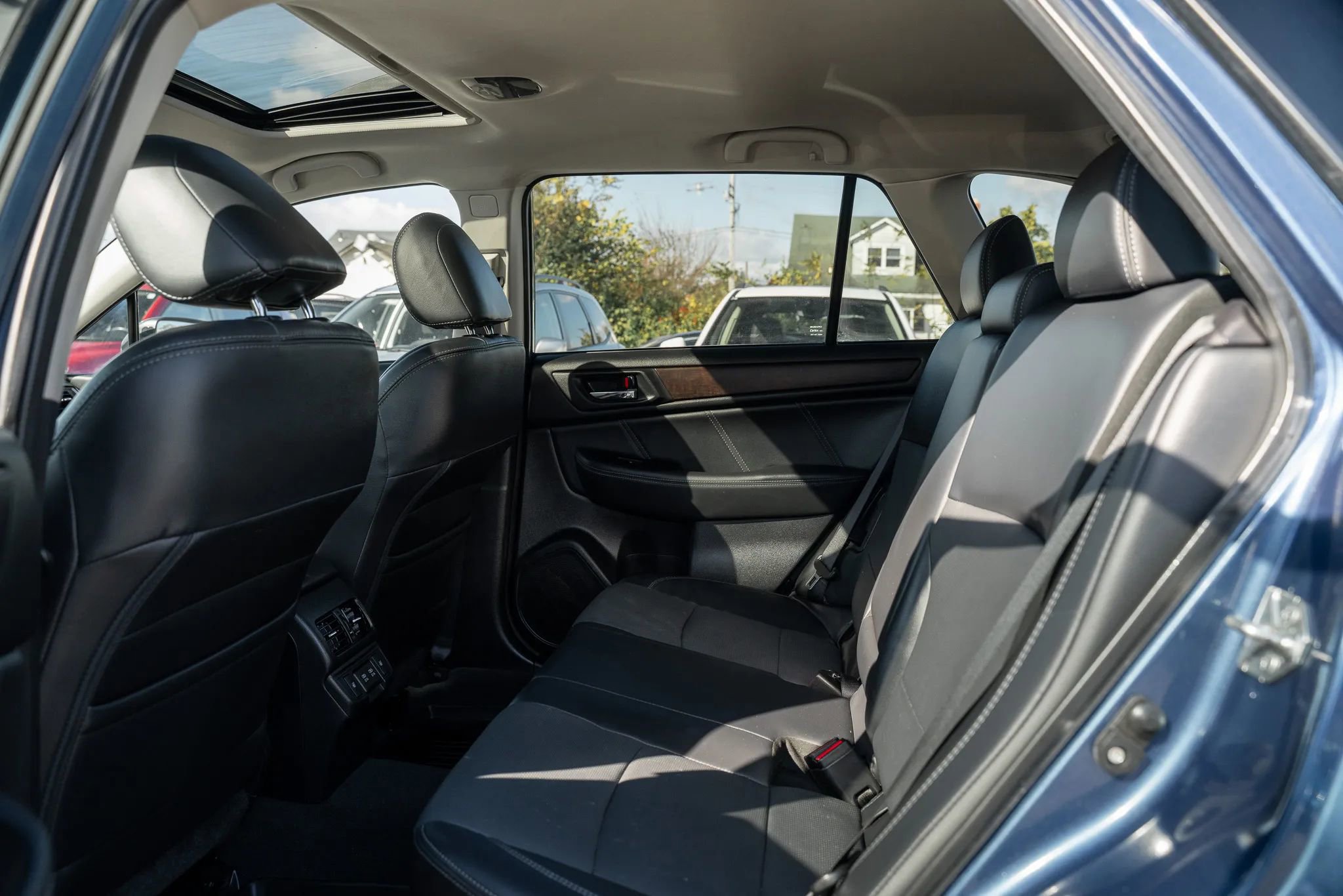 Used 2019 Subaru Outback 2.5i Limited w/ Popular Package #2 image 8