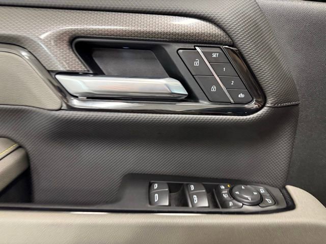 Used 2025 Chevrolet Silverado 2500 ZR2 w/ Technology Package image 14