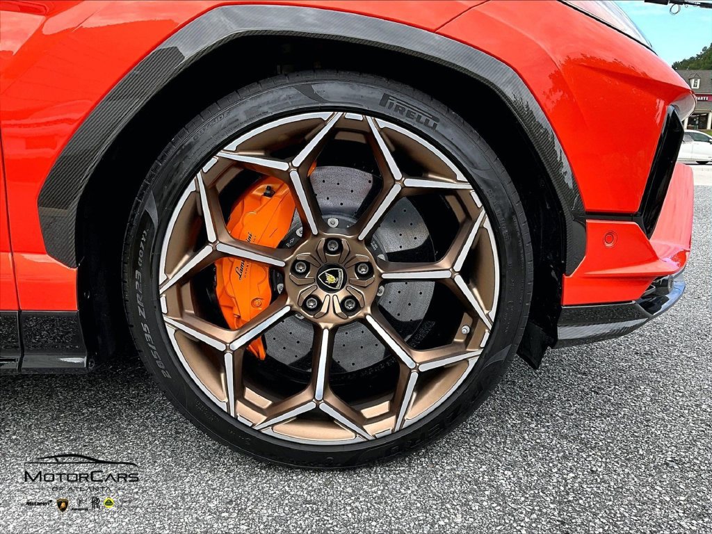 Used 2023 Lamborghini Urus Performante AWD/4WD image 29
