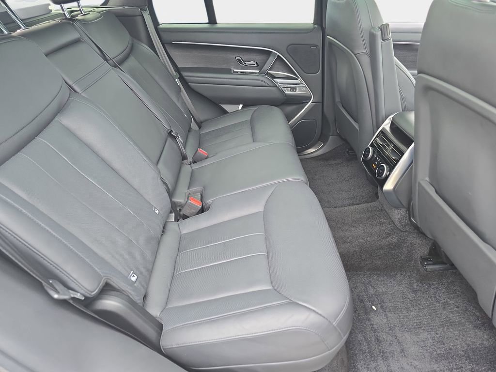 Certified 2023 Land Rover Range Rover SE image 11