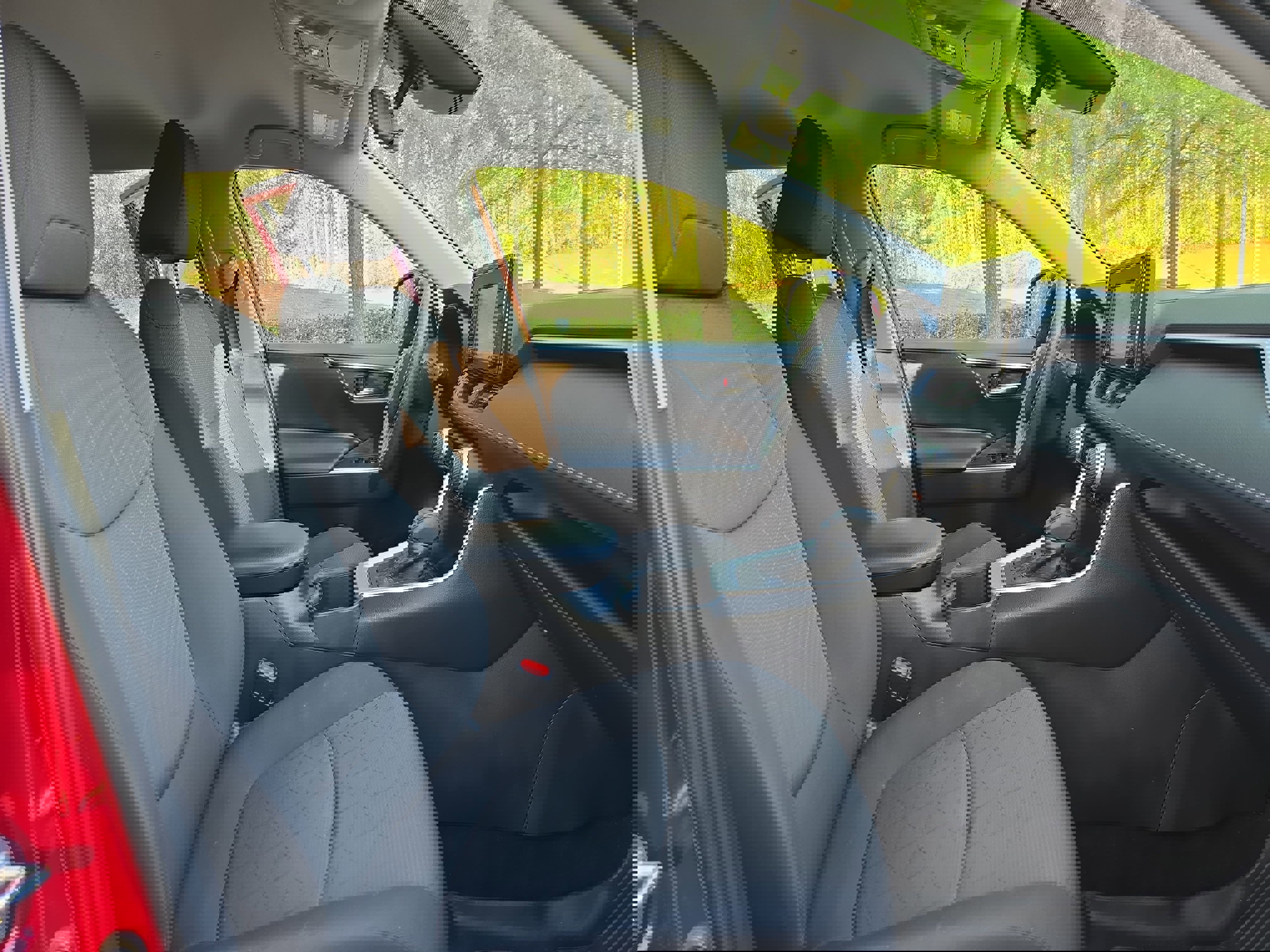 Used 2022 Toyota RAV4 XLE image 10