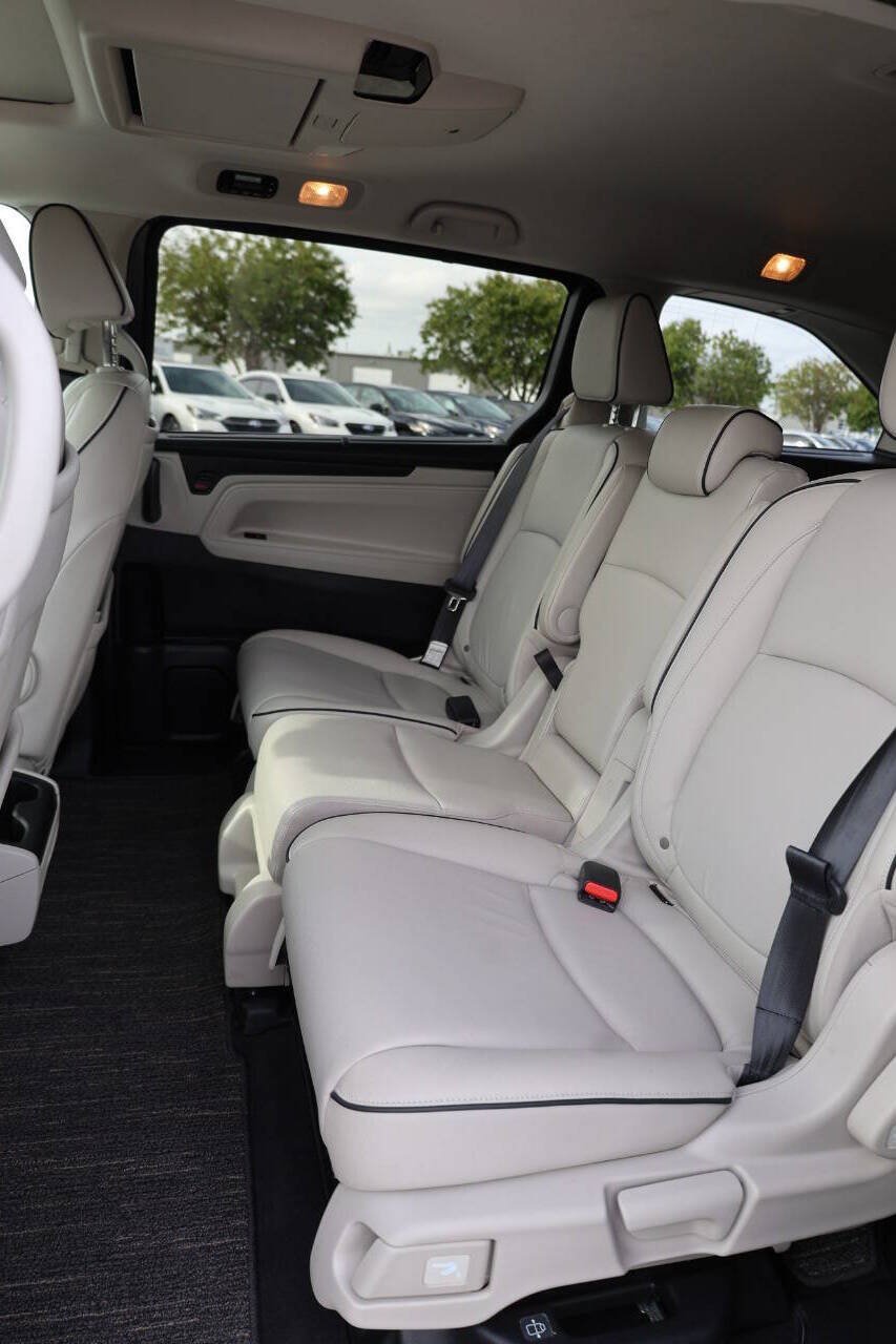 Used 2025 Honda Odyssey Touring image 18