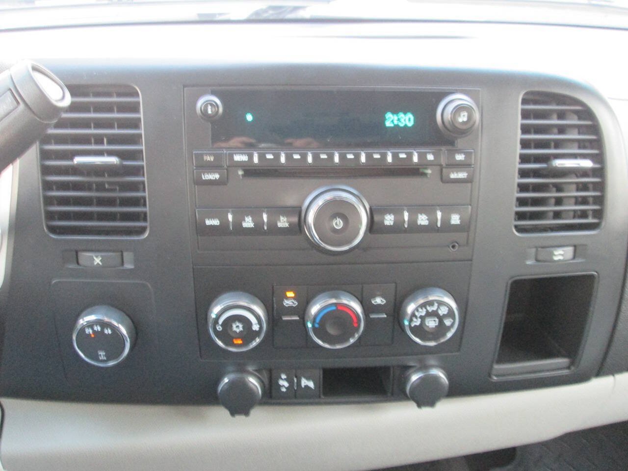 Used 2008 Chevrolet Silverado 2500 LT w/ Safety Package AWD/4WD image 18