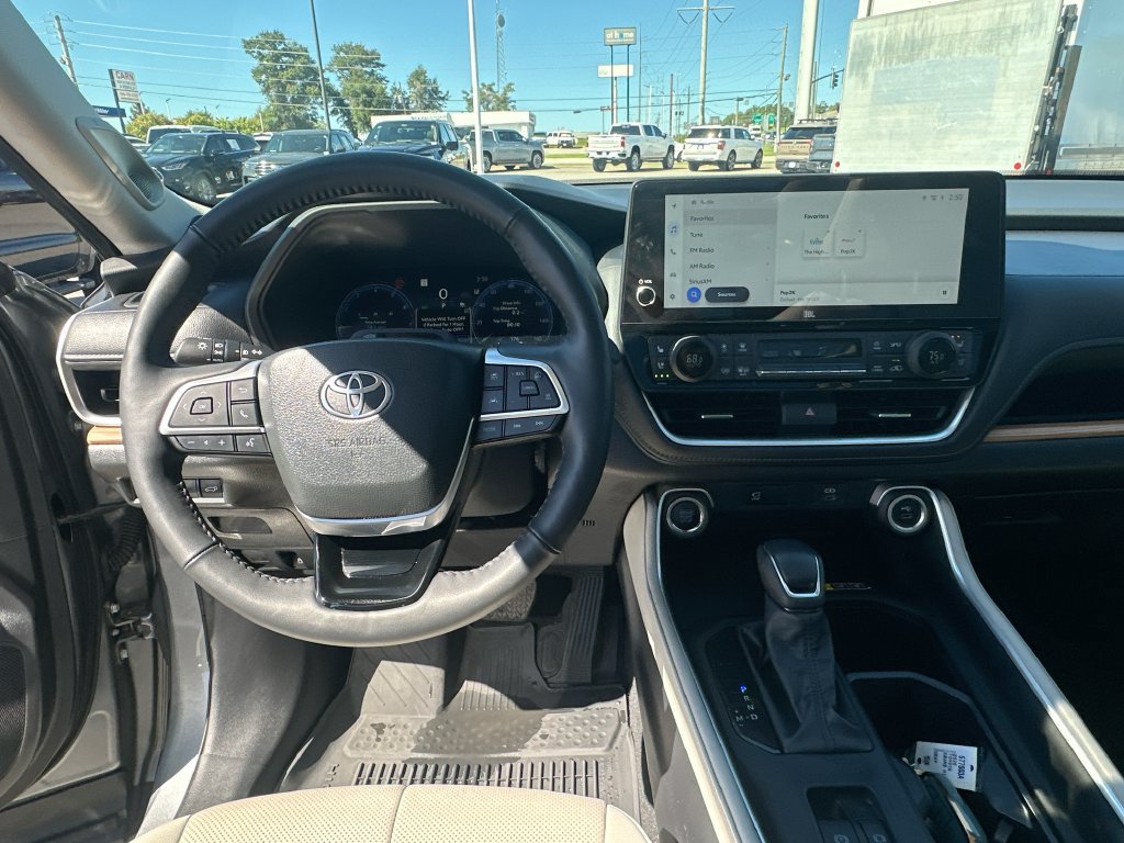 Used 2026 Toyota Grand Highlander AWD image 19