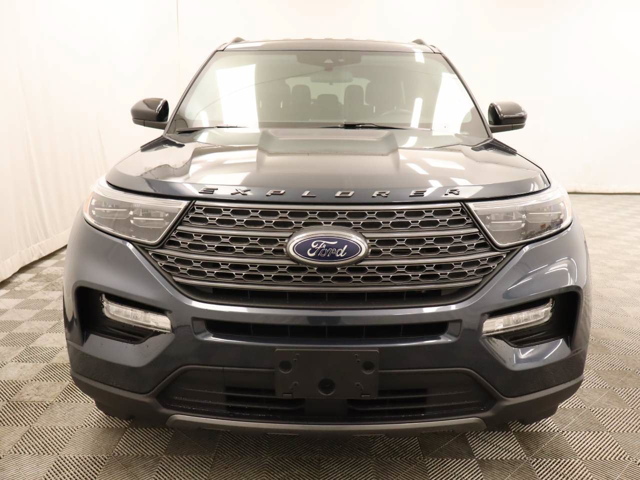 Used 2023 Ford Explorer XLT w/ Equipment Group 202A RWD image 4
