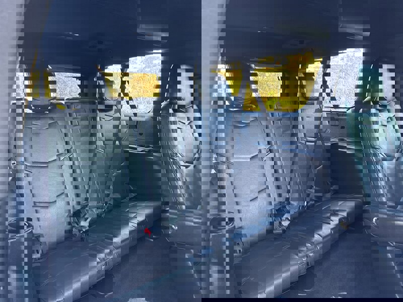 Used 2018 Cadillac Escalade ESV Platinum image 28