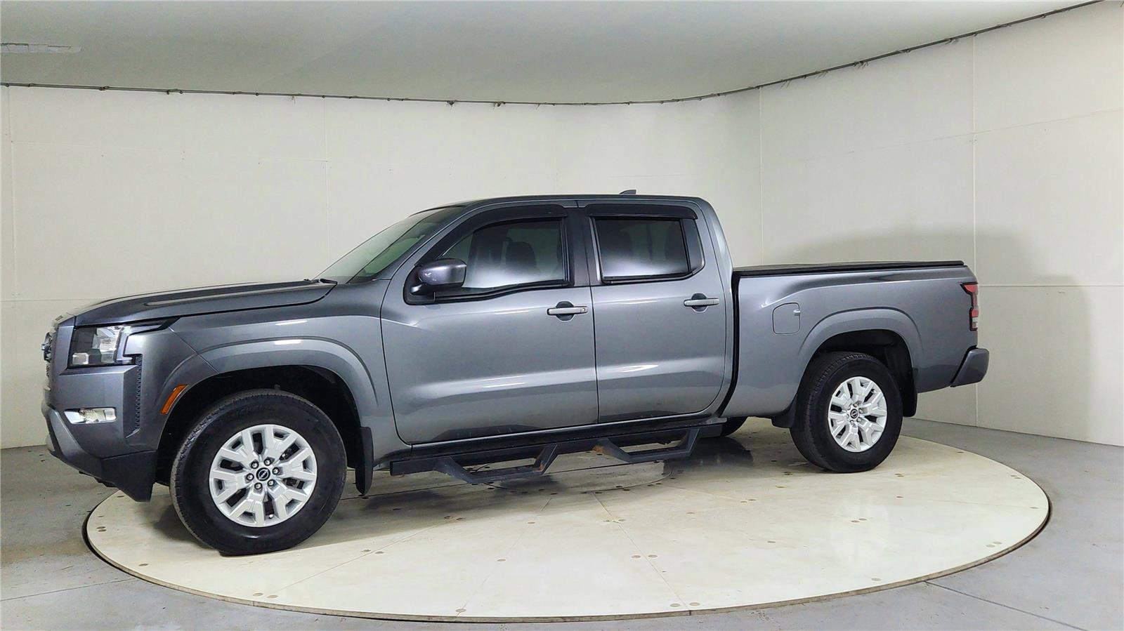 Used 2022 Nissan Frontier SV w/ Technology Package image 3