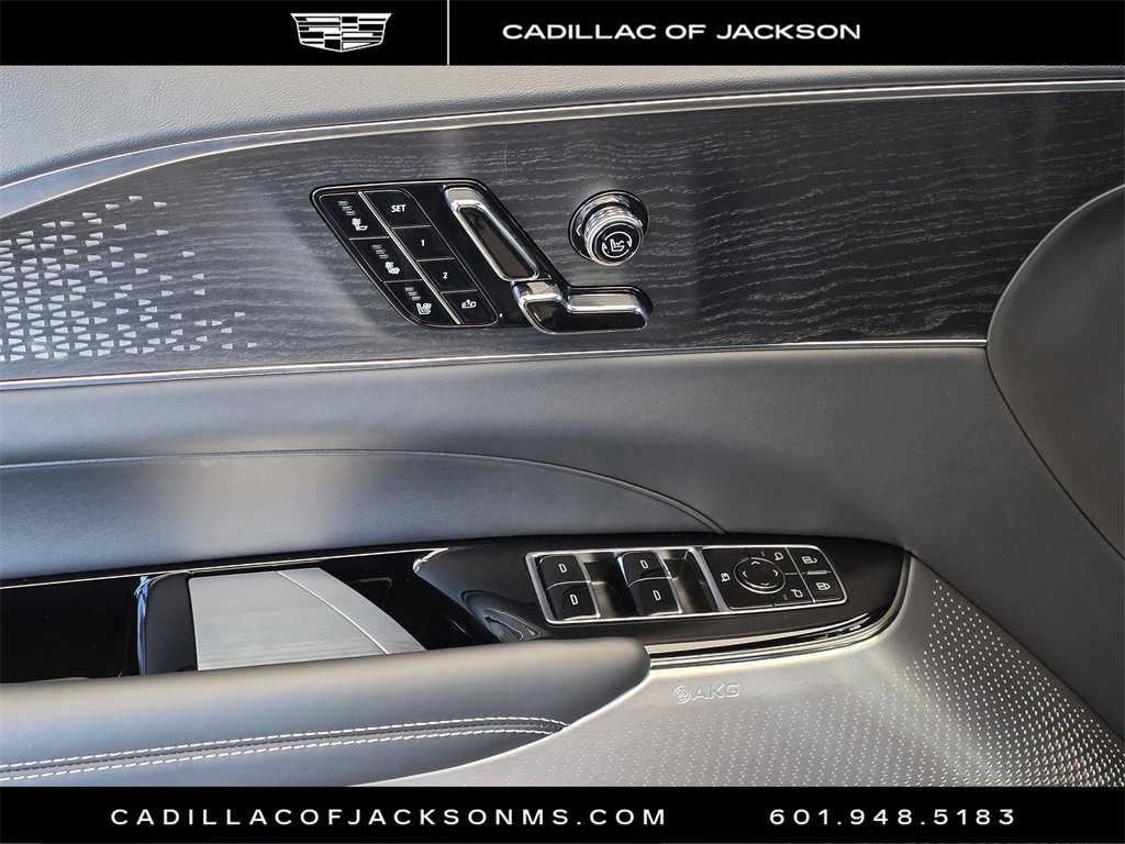 New 2026 Cadillac Lyriq V image 11