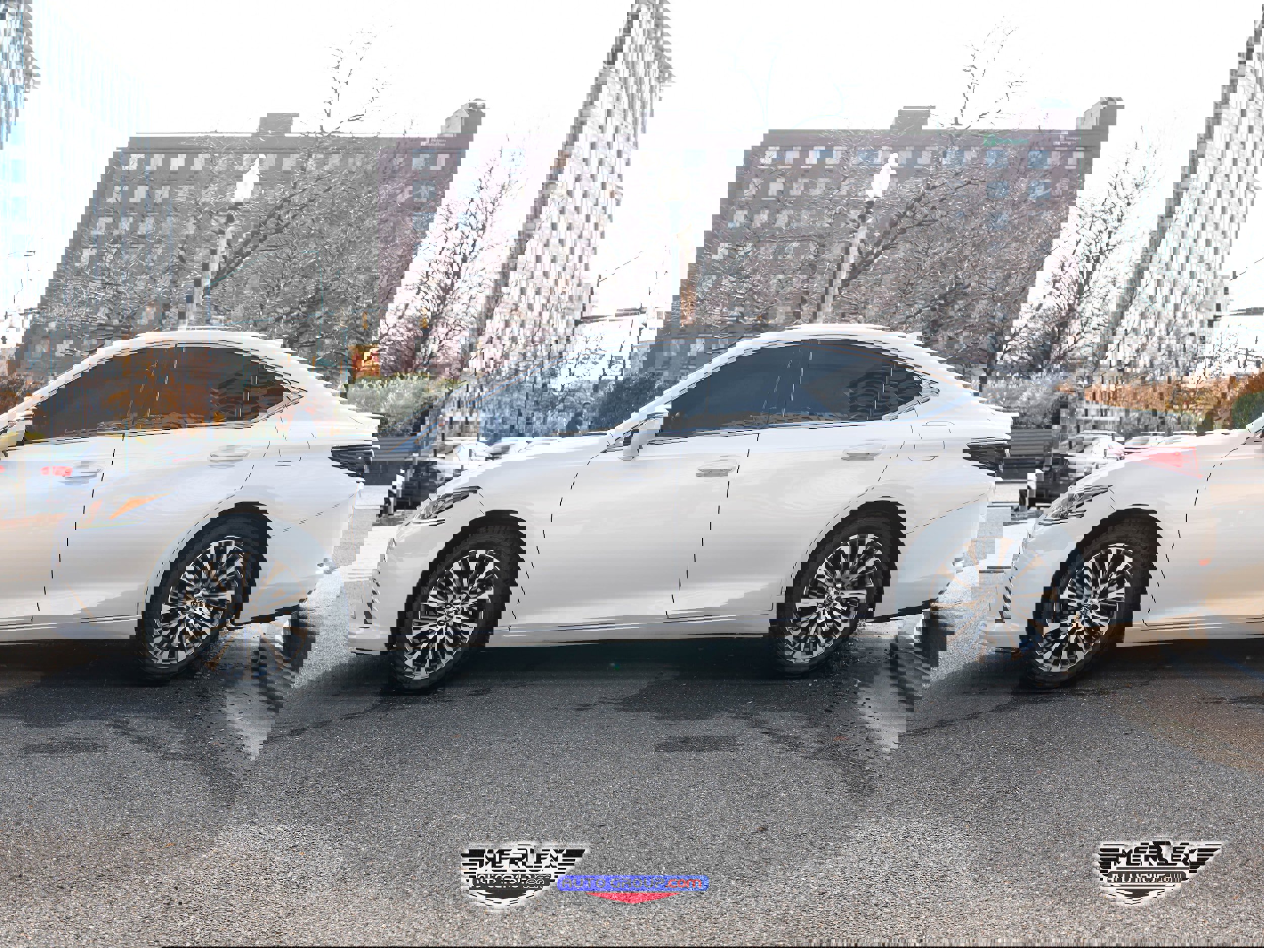 Used 2019 Lexus ES 350 Premium w/ Premium Package image 4